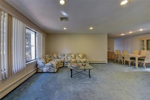 722 Manomet Ct, Warwick, RI 02886 photo 5