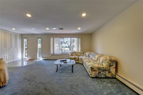 722 Manomet Ct, Warwick, RI 02886 photo 12