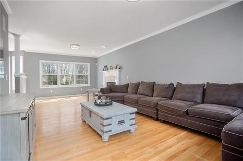 14 Jay Ct, Cranston, RI 02921 photo 7