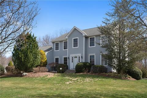 14 Jay Ct, Cranston, RI 02921 photo 2