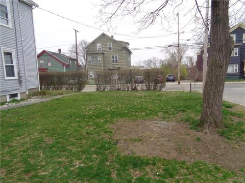 424 N Main St, Woonsocket, RI 02895 photo 4