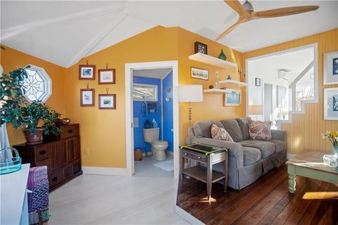 44 Staples Ave, Warwick, RI 02886 photo 9