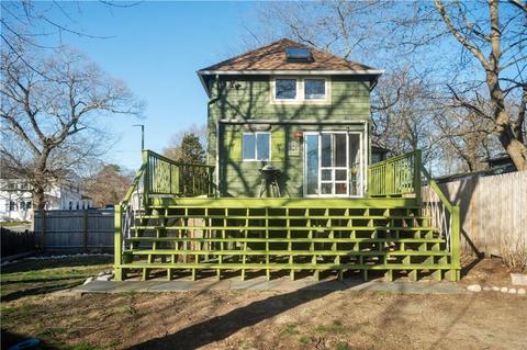 44 Staples Ave, Warwick, RI 02886 photo 3