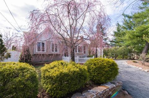 5 Eldridge Ave, Warwick, RI 02886 photo 3