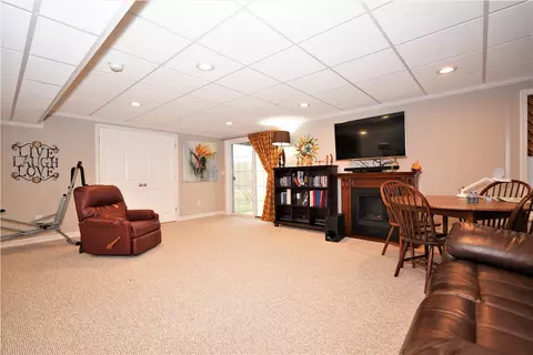 291 Louise St, Woonsocket, RI 02895 photo 43