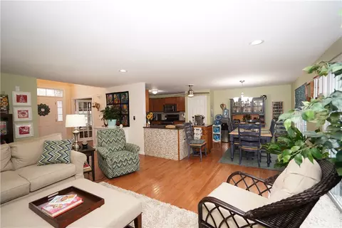 291 Louise St, Woonsocket, RI 02895 photo 8