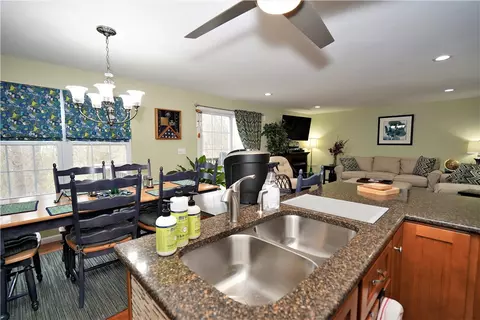 291 Louise St, Woonsocket, RI 02895 photo 14
