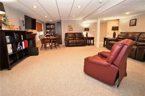 291 Louise St, Woonsocket, RI 02895 photo 40