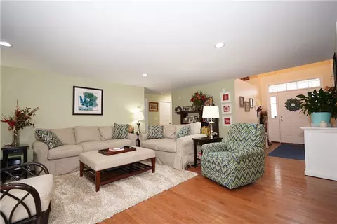 291 Louise St, Woonsocket, RI 02895 photo 12
