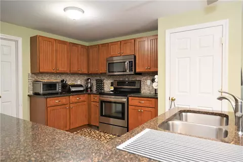 291 Louise St, Woonsocket, RI 02895 photo 16