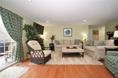 291 Louise St, Woonsocket, RI 02895 photo 10