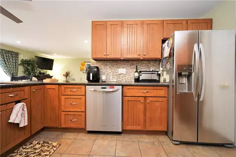 291 Louise St, Woonsocket, RI 02895 photo 18