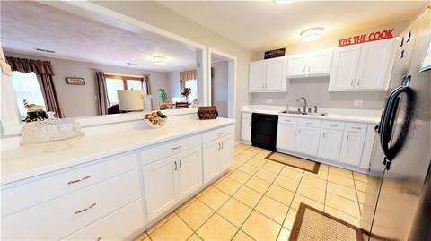 407 Brookhaven Ln, Woonsocket, RI 02895 photo 6