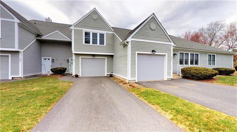 407 Brookhaven Ln, Woonsocket, RI 02895 photo 2