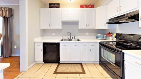 407 Brookhaven Ln, Woonsocket, RI 02895 photo 5