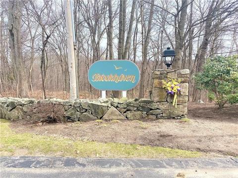 407 Brookhaven Ln, Woonsocket, RI 02895 photo 1
