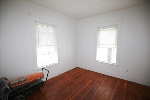 583 Willow St, Woonsocket, RI 02895 photo 9