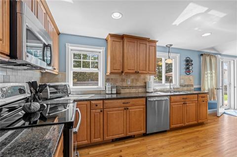 150 Lancaster Ave, Warwick, RI 02886 photo 6