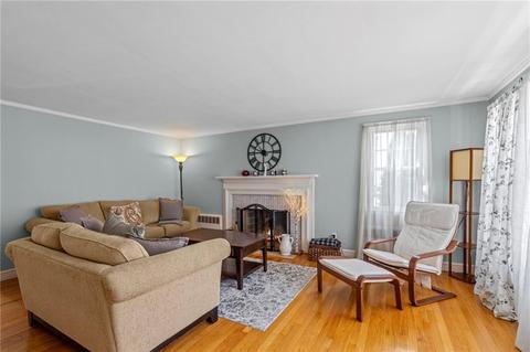 150 Lancaster Ave, Warwick, RI 02886 photo 3