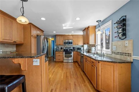 150 Lancaster Ave, Warwick, RI 02886 photo 8
