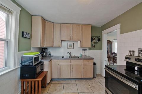180 Bailey St, Woonsocket, RI 02895 photo 4