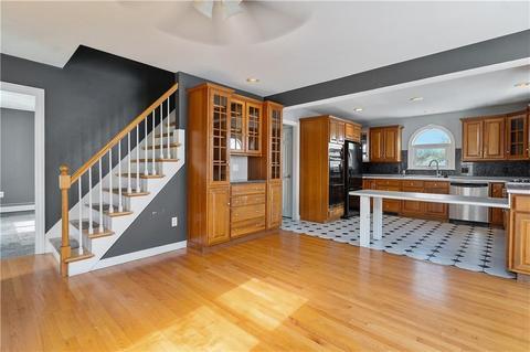 154 Saint Barnabe St, Woonsocket, RI 02895 photo 7