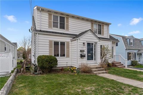154 Saint Barnabe St, Woonsocket, RI 02895 photo 2