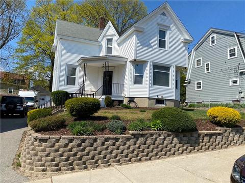 75 Vine St, Woonsocket, RI 02895 photo 2