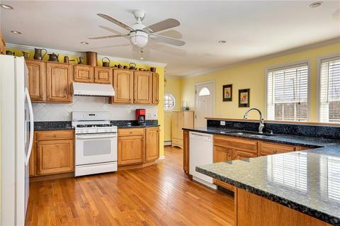 2 River View St, Warren, RI 02885 photo 6
