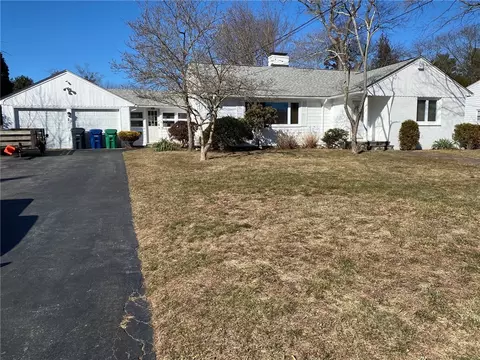 23 Pocono Dr, Warwick, RI 02888 photo 4