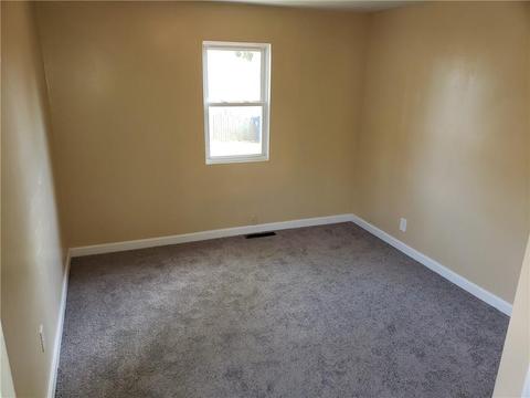 48 Fuller St, Warwick, RI 02889 photo 4