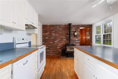 104 Willow Ave, Little Compton, RI 02837 photo 7