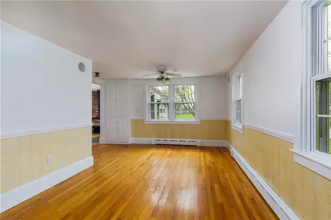 104 Willow Ave, Little Compton, RI 02837 photo 5