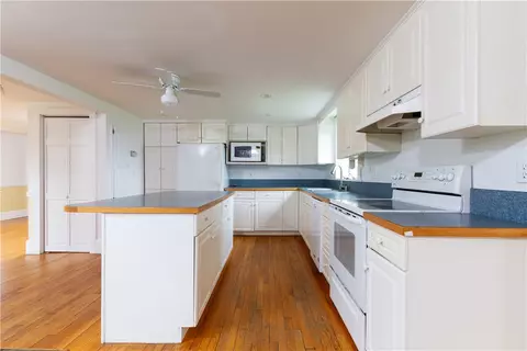 104 Willow Ave, Little Compton, RI 02837 photo 8