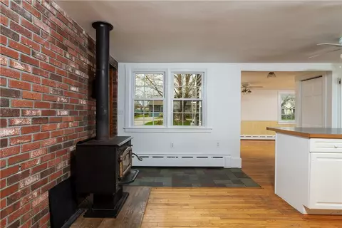 104 Willow Ave, Little Compton, RI 02837 photo 9