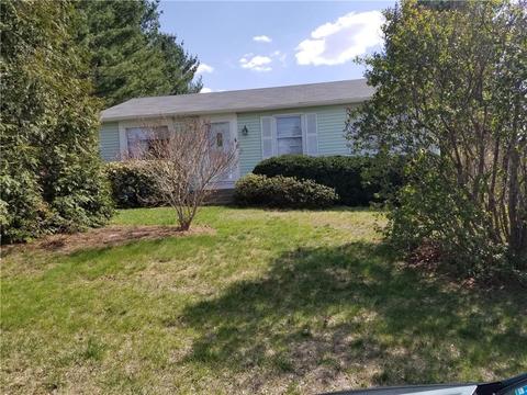443 Walnut Hill Rd, Woonsocket, RI 02895 photo 2