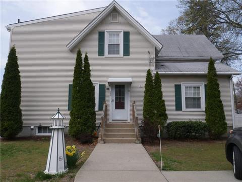 560 Sandy Ln, Warwick, RI 02889 photo 1