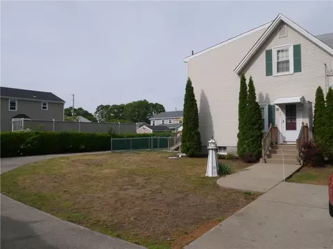 560 Sandy Ln, Warwick, RI 02889 photo 7
