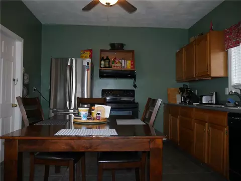 560 Sandy Ln, Warwick, RI 02889 photo 9