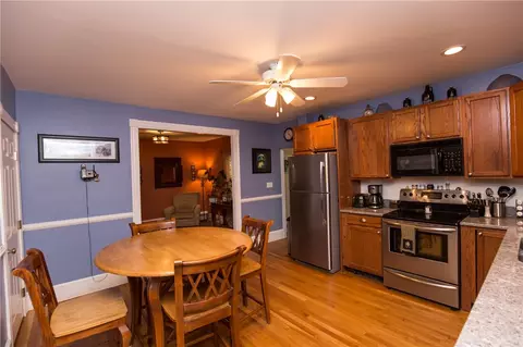31 Cooper Hill Rd, Mapleville, RI 02839 photo 9