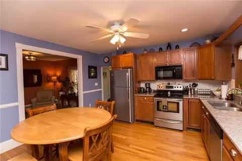 31 Cooper Hill Rd, Mapleville, RI 02839 photo 10