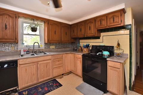53 Crane St, Warwick, RI 02889 photo 4