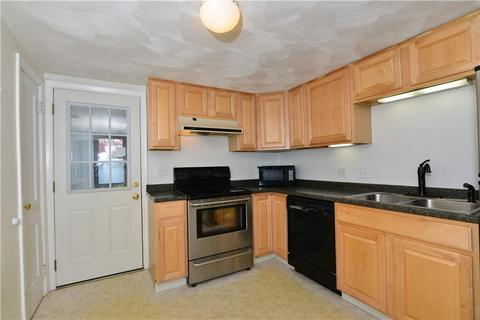 124 Bartlett Dr, Warwick, RI 02886 photo 9