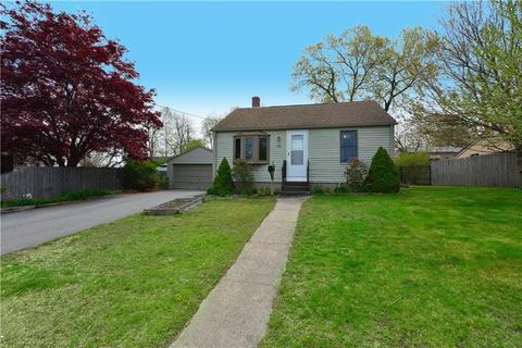 124 Bartlett Dr, Warwick, RI 02886 photo 2