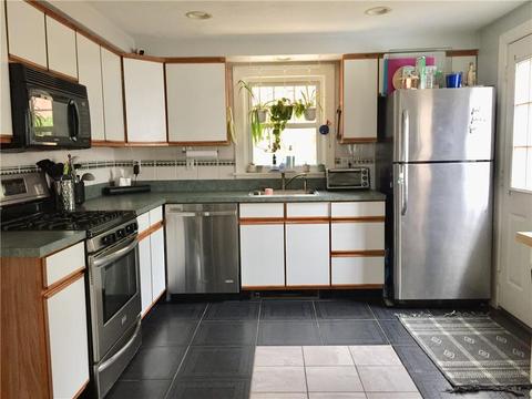 77 Macarthur Dr, Warwick, RI 02889 photo 5