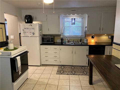 42 Cherry St, Warwick, RI 02888 photo 3