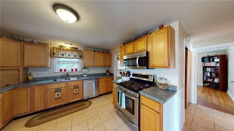 42 Oregon Ave, Woonsocket, RI 02895 photo 6