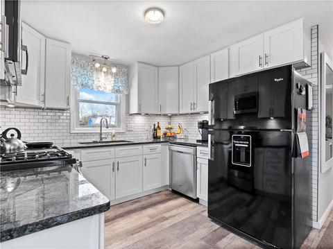 32 Hamlin Ave, Warwick, RI 02889 photo 10