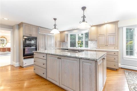 231 Algonquin Dr, Warwick, RI 02888 photo 13