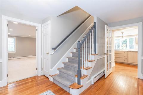 231 Algonquin Dr, Warwick, RI 02888 photo 9